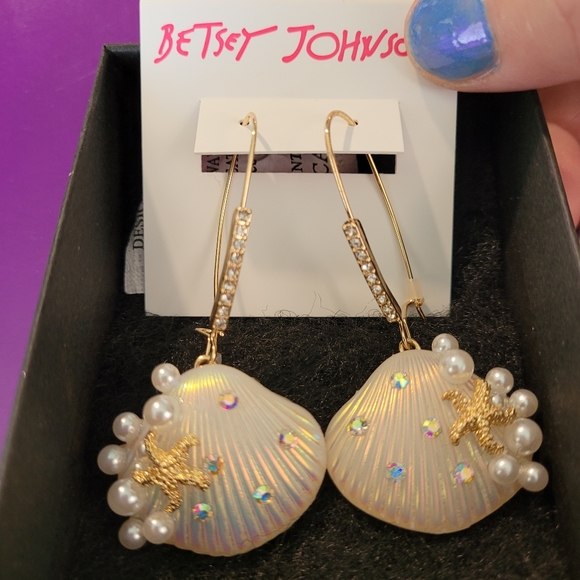 Betsey Johnson shell/ starfish earrings NWT - Picture 9 of 17